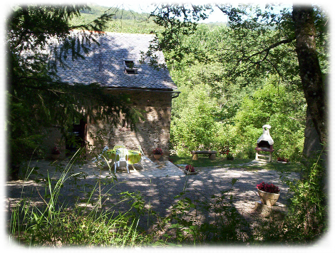 Le gîte et son jardin